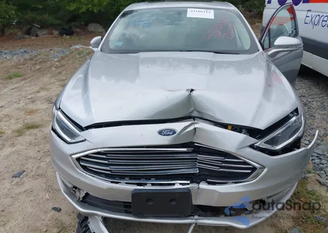 2018 Ford Fusion Titanium z USA, uszkodzony, nr VIN 3FA6P0D93JR159150